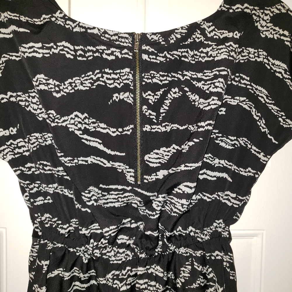 Guess Sinched Top - Picture 4 of 4